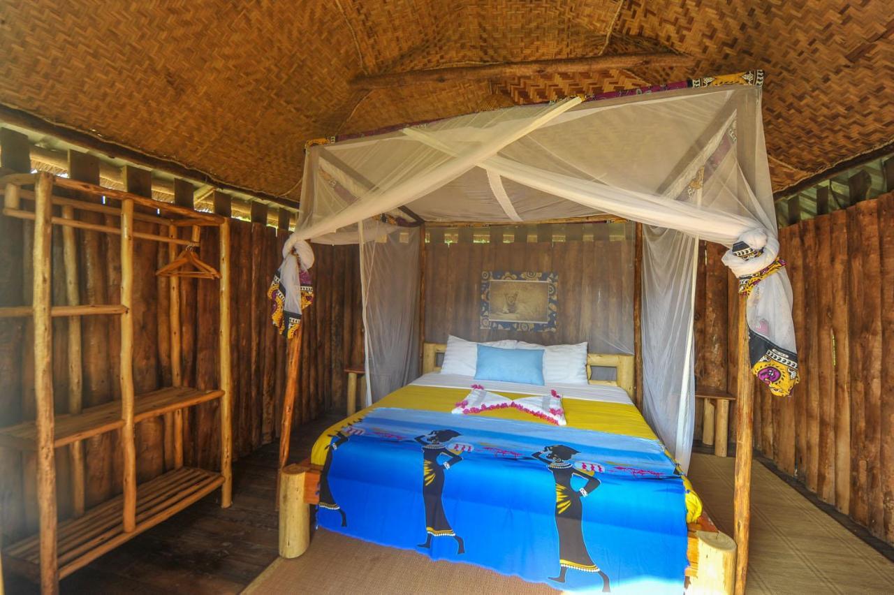 Bullbush River Camp Kihihi Екстериор снимка